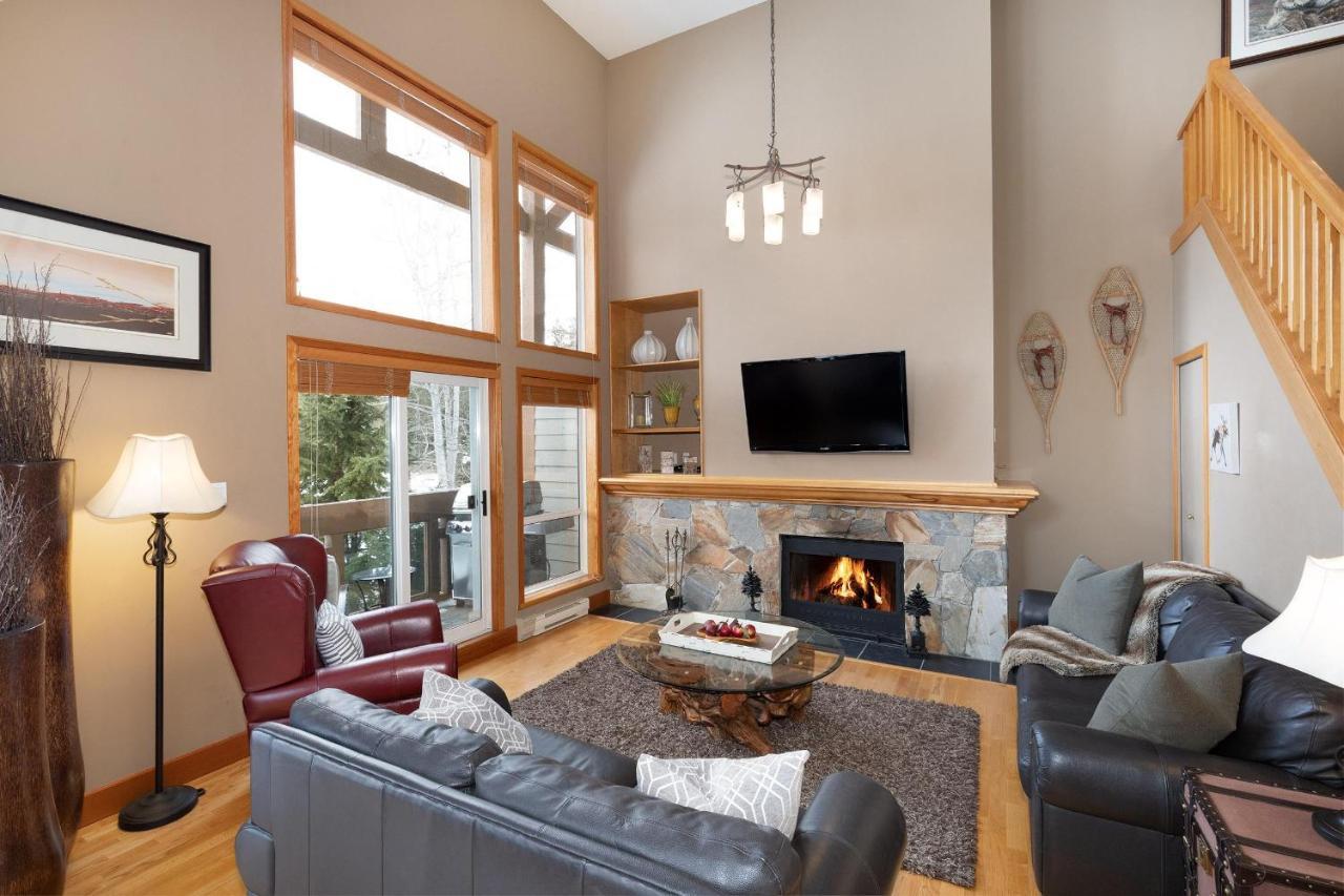 Alpine Greens 8 | Bright Townhome Near Blackcomb, Walk Or Shuttle To Skiing, Secure Parking Whistler Exterior photo