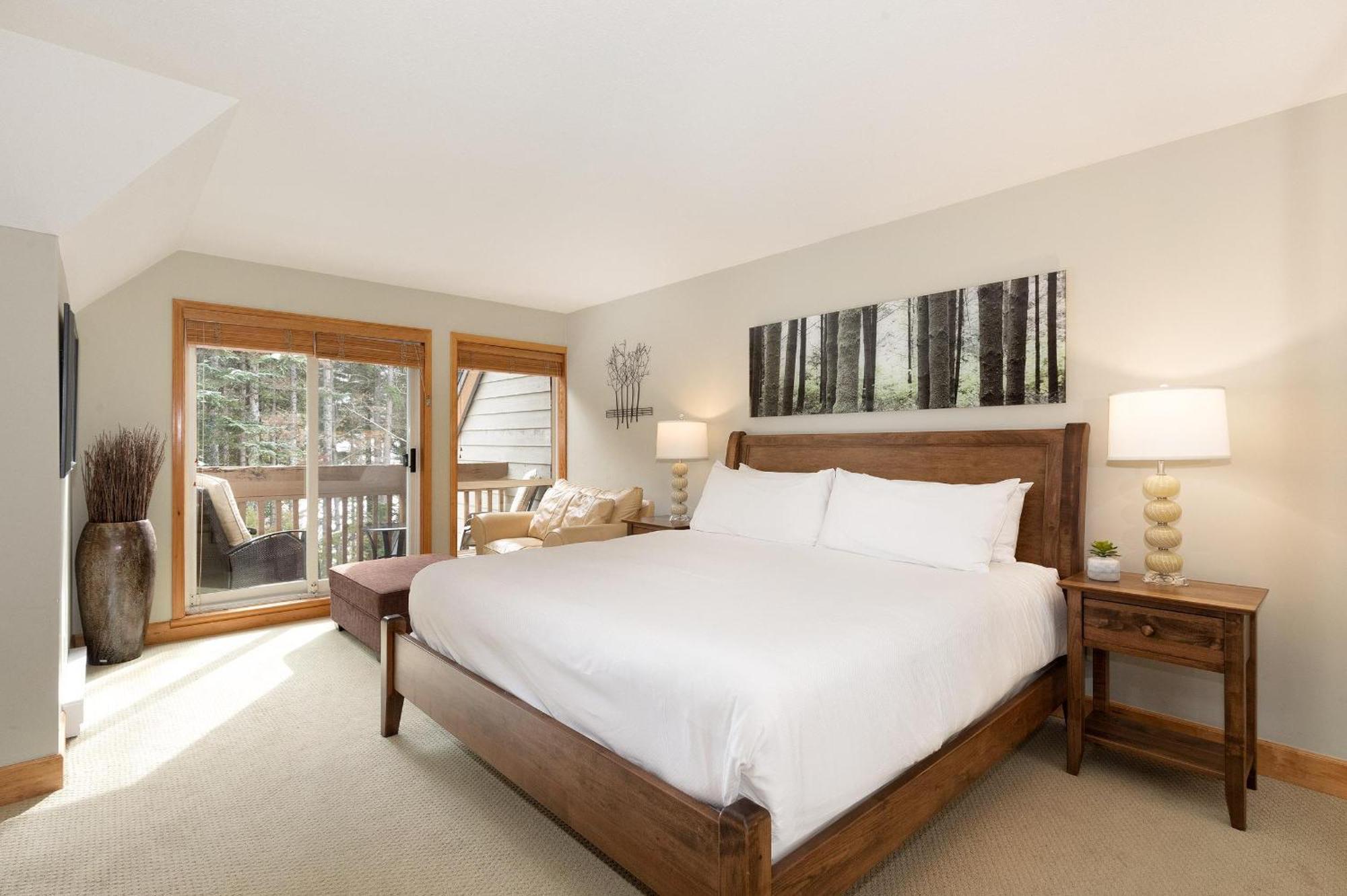 Alpine Greens 8 | Bright Townhome Near Blackcomb, Walk Or Shuttle To Skiing, Secure Parking Whistler Exterior photo