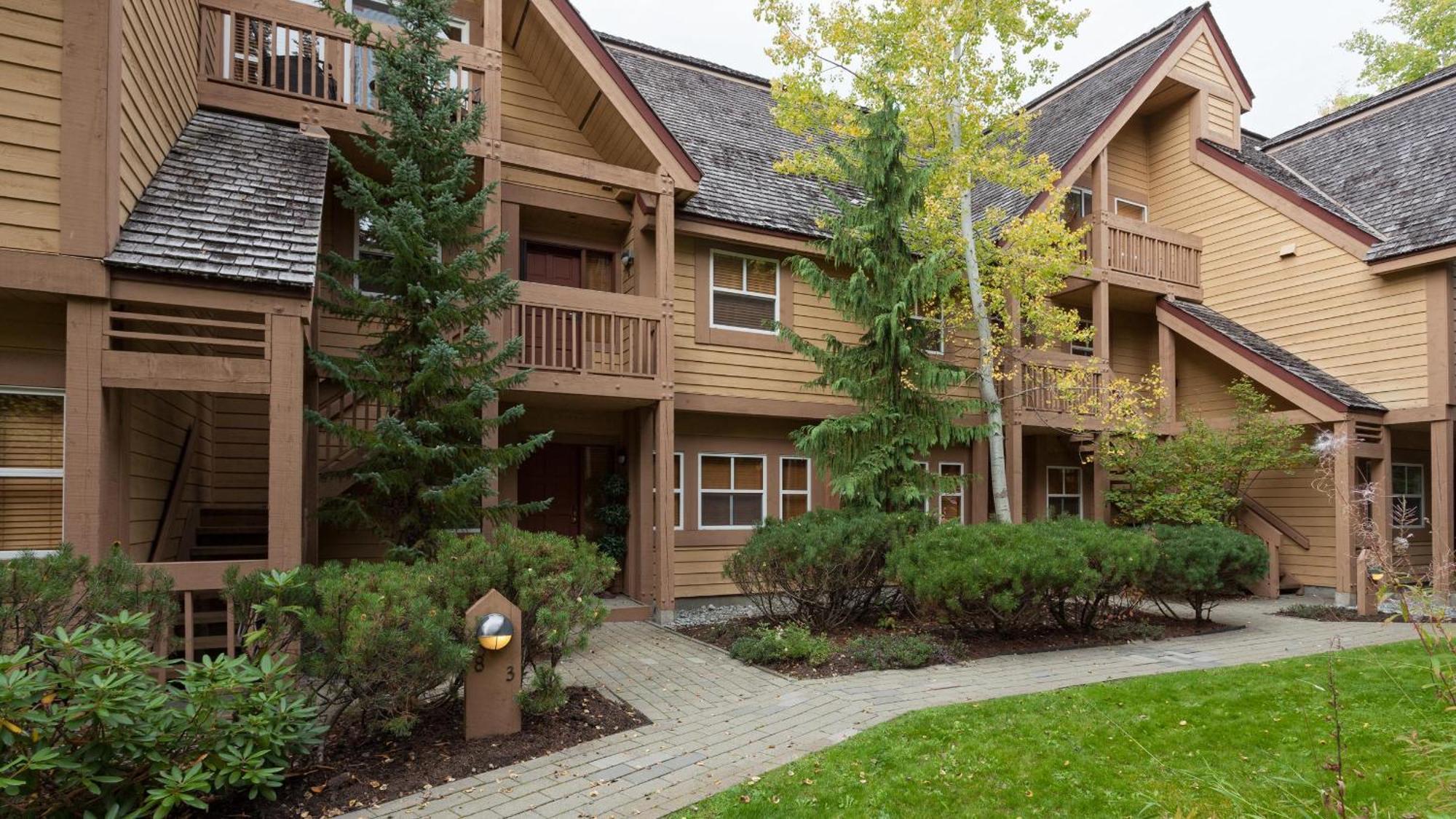 Alpine Greens 8 | Bright Townhome Near Blackcomb, Walk Or Shuttle To Skiing, Secure Parking Whistler Exterior photo