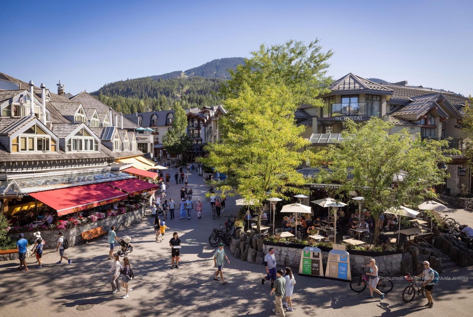 Alpine Greens 8 | Bright Townhome Near Blackcomb, Walk Or Shuttle To Skiing, Secure Parking Whistler Exterior photo